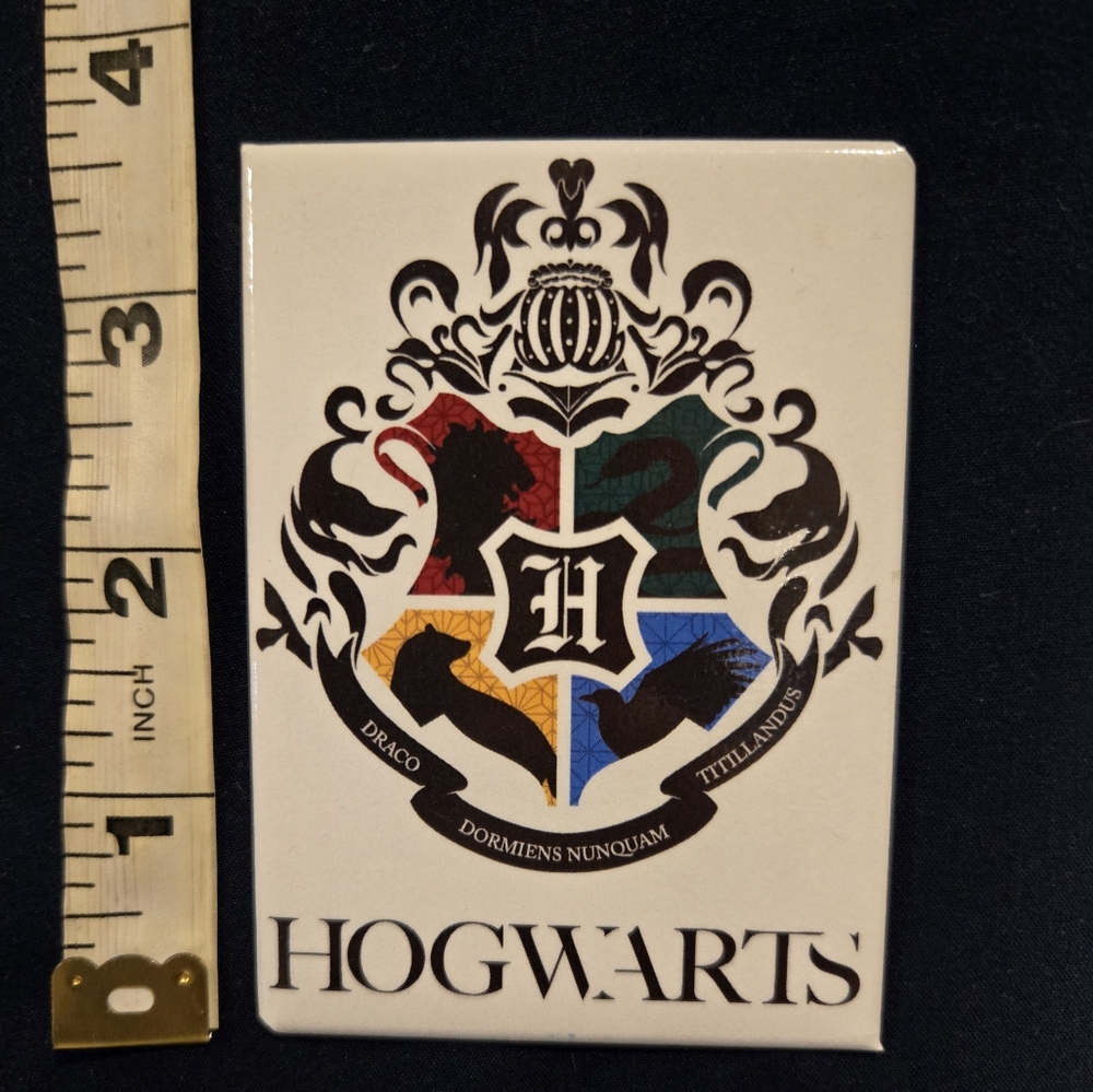 NWOT Harry Potter Hogwarts Crest Magnet